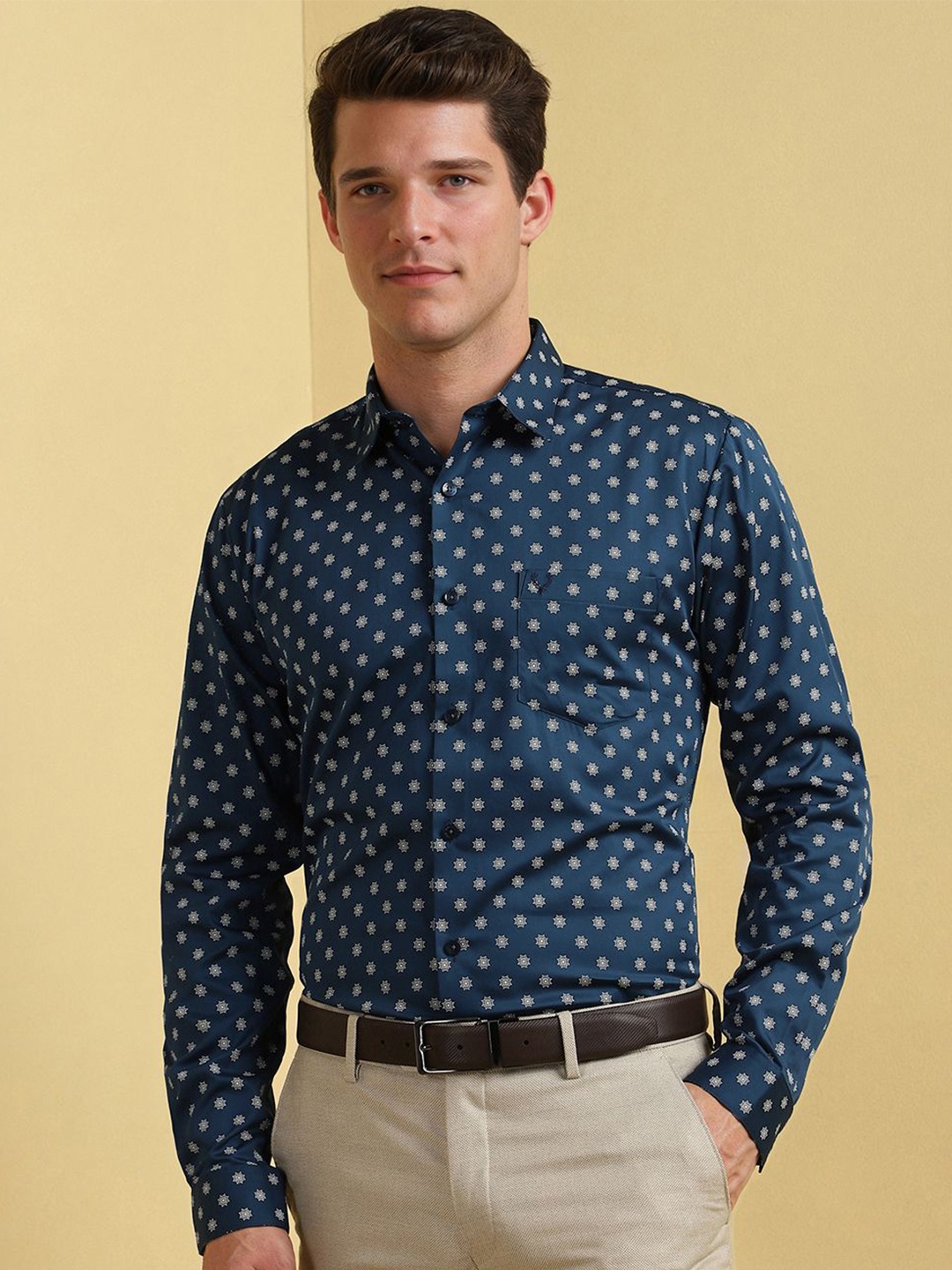 

Allen Solly Men Slim Fit Opaque Printed Formal Shirt, Navy blue