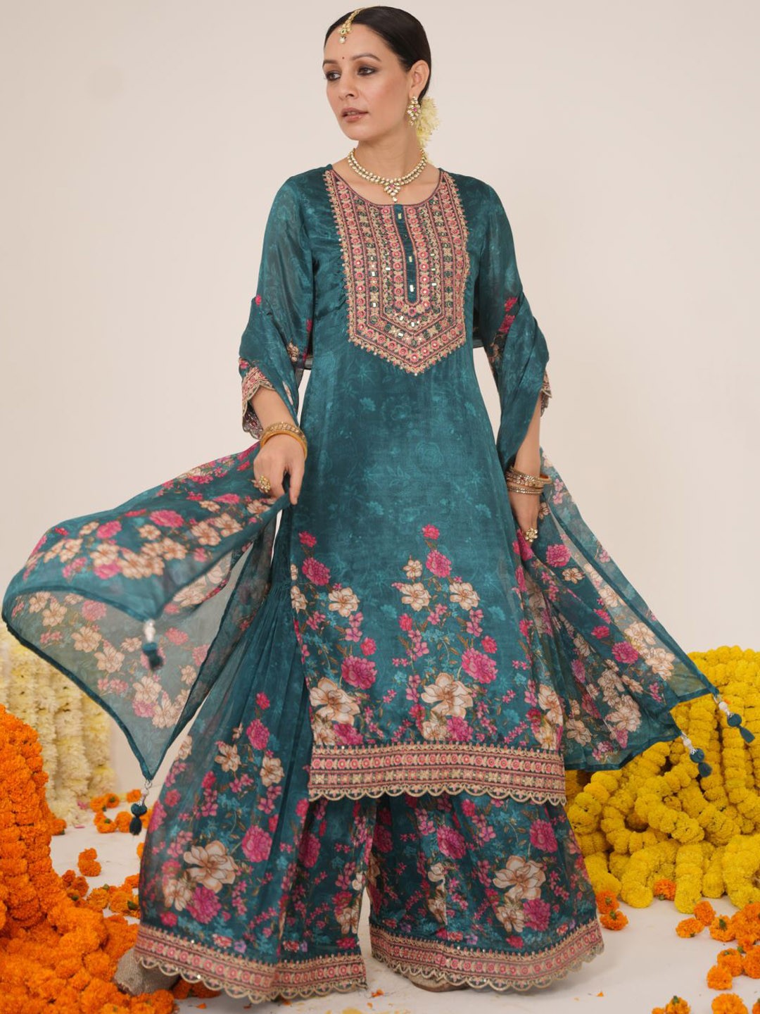

Sindh Fashion Women Floral Embroidered Regular Kurta with Palazzos & With Dupatta, Teal