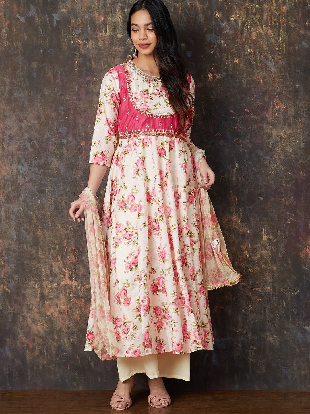 

Melange by Lifestyle Women Ethnic Motifs Embroidered Pleated Sequinned Kurta with Pyjamas, Off white