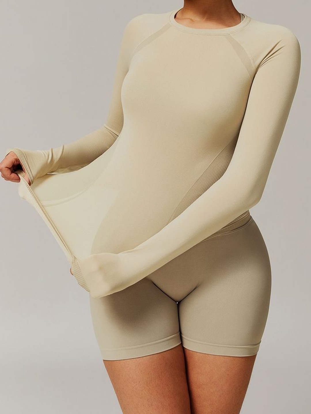 

LULU & SKY Top, Beige