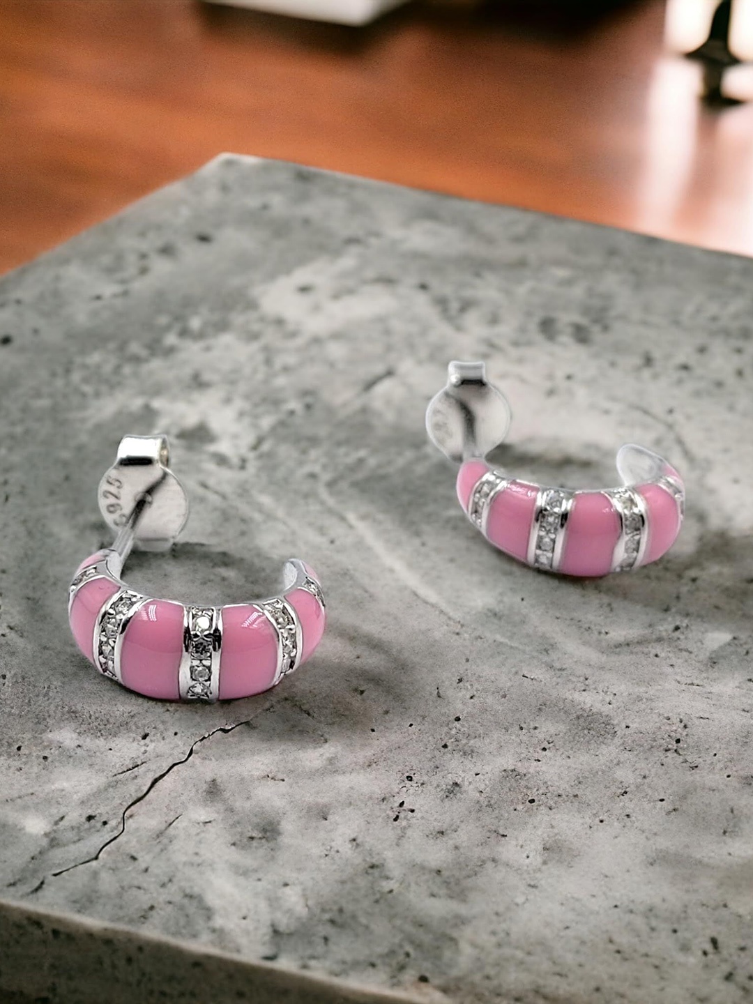 

AMONROO Contemporary Studs Earrings, Pink