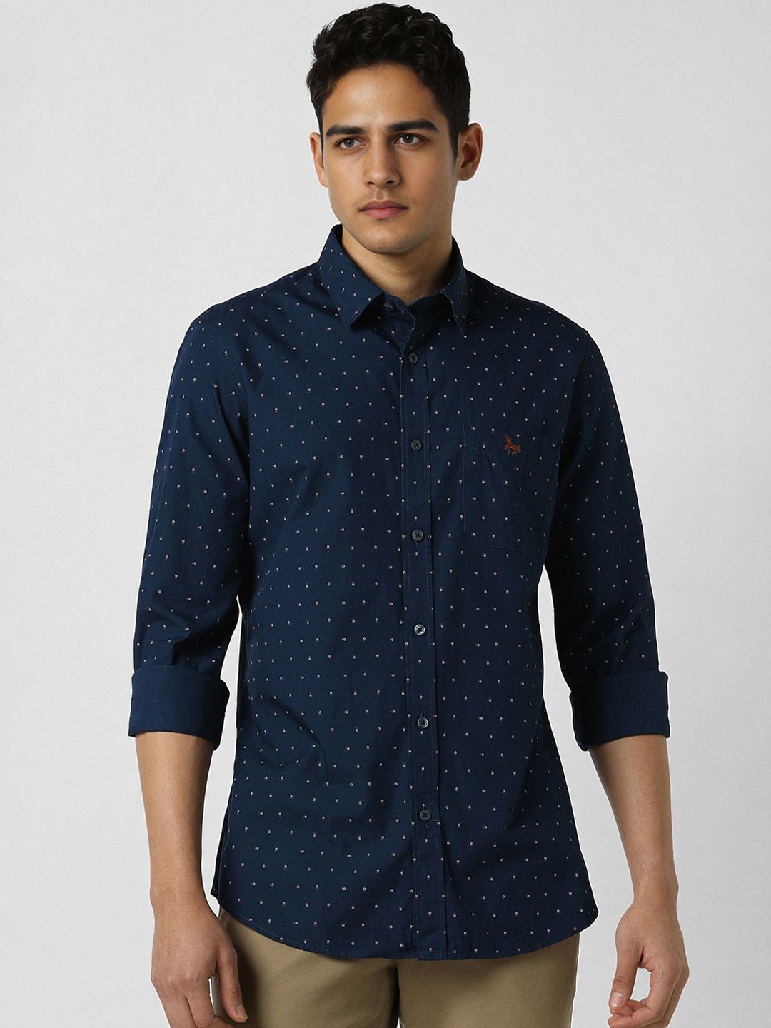 

Van Heusen Sport Men Slim Fit Opaque Printed Casual Shirt, Navy blue