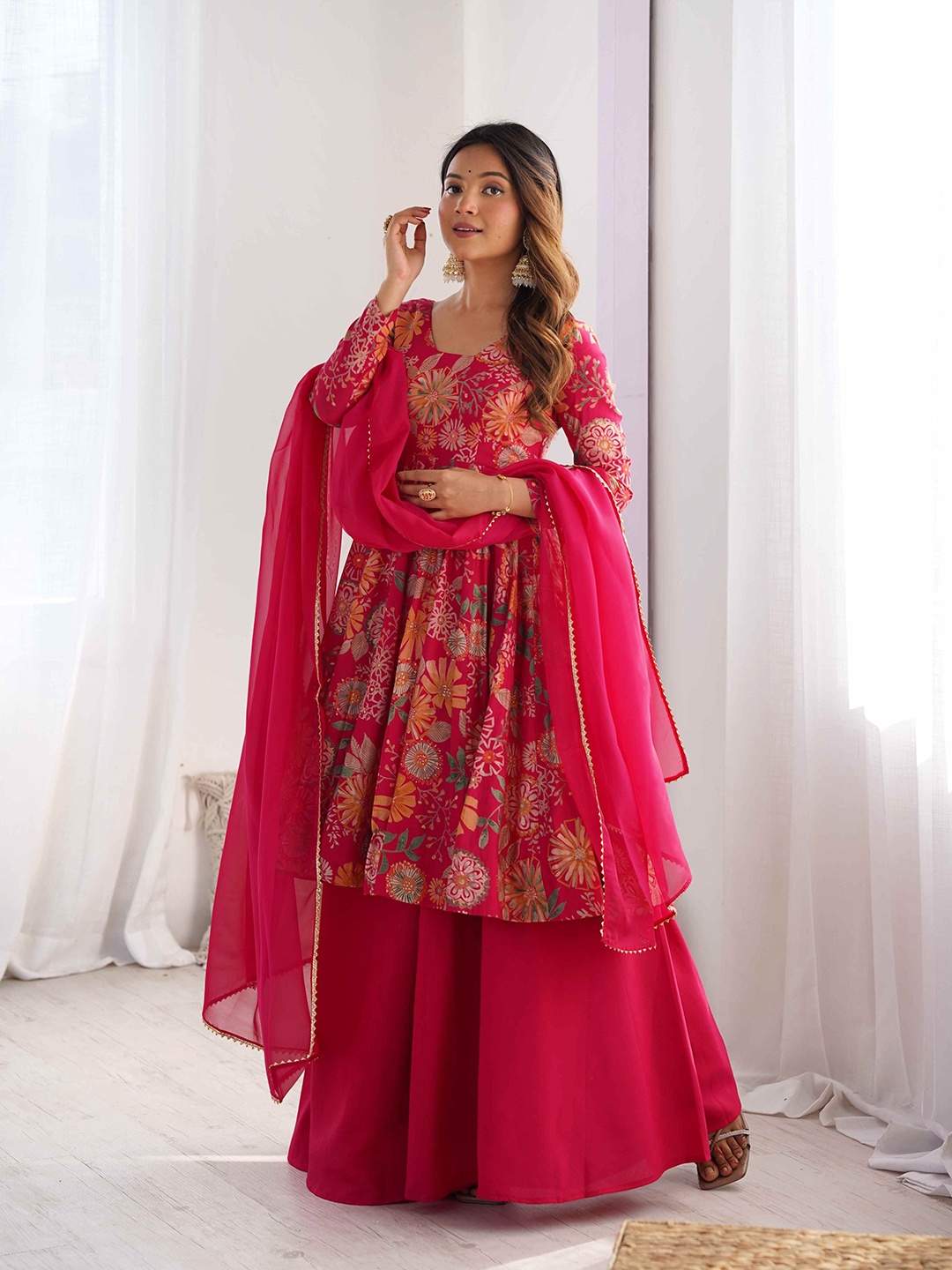 

LABELKBBRAND Women Ethnic Motifs Printed Regular Gotta Patti Chanderi Silk Kurta with Palazzos & With Dupatta, Pink