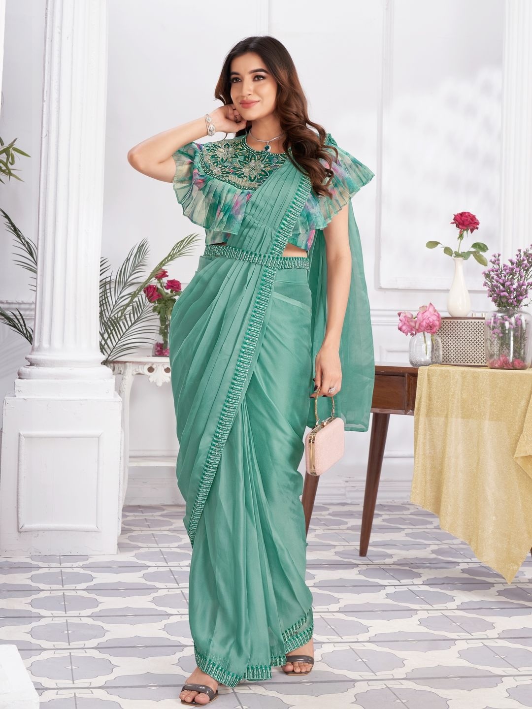 

Suha Sequinned Poly Georgette Ready to Wear Saree, Green