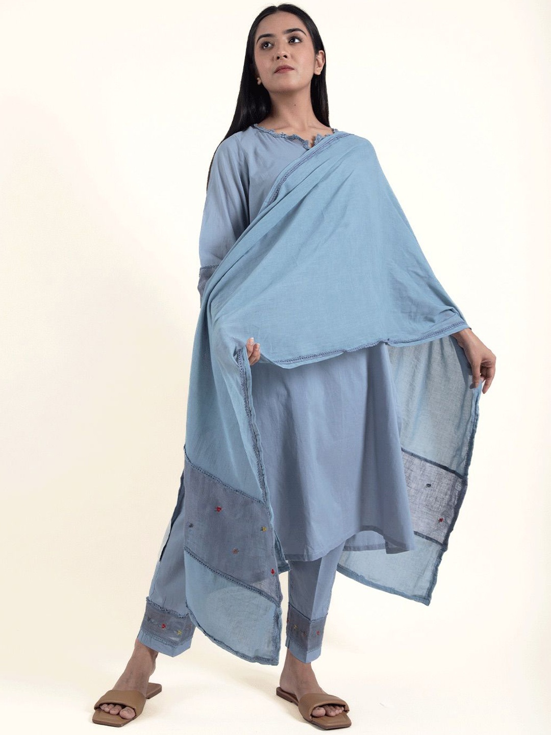 

zuri Women Regular Pure Cotton Kurta with Trousers & With Dupatta, Blue
