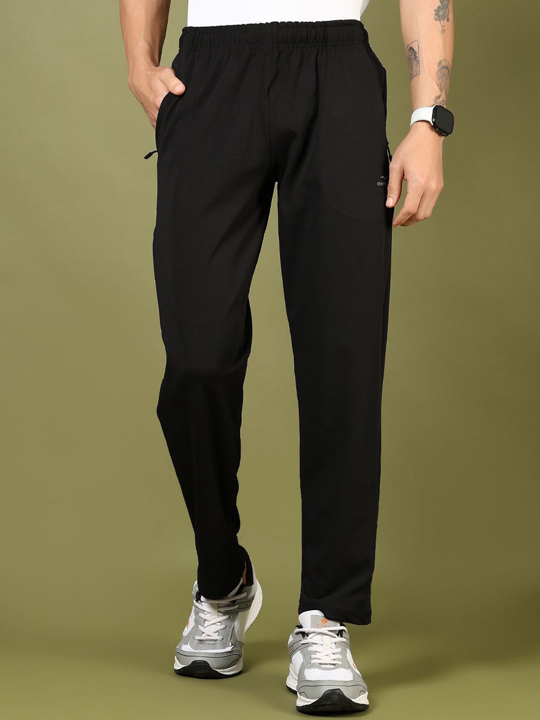 

V-Mart Men Cotton Mid Rise Track Pant, Black