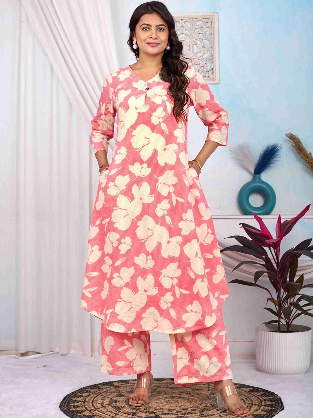 

MissKurti Floral Printed Pure Cotton V-Neck Kurta With Palazzo, Pink