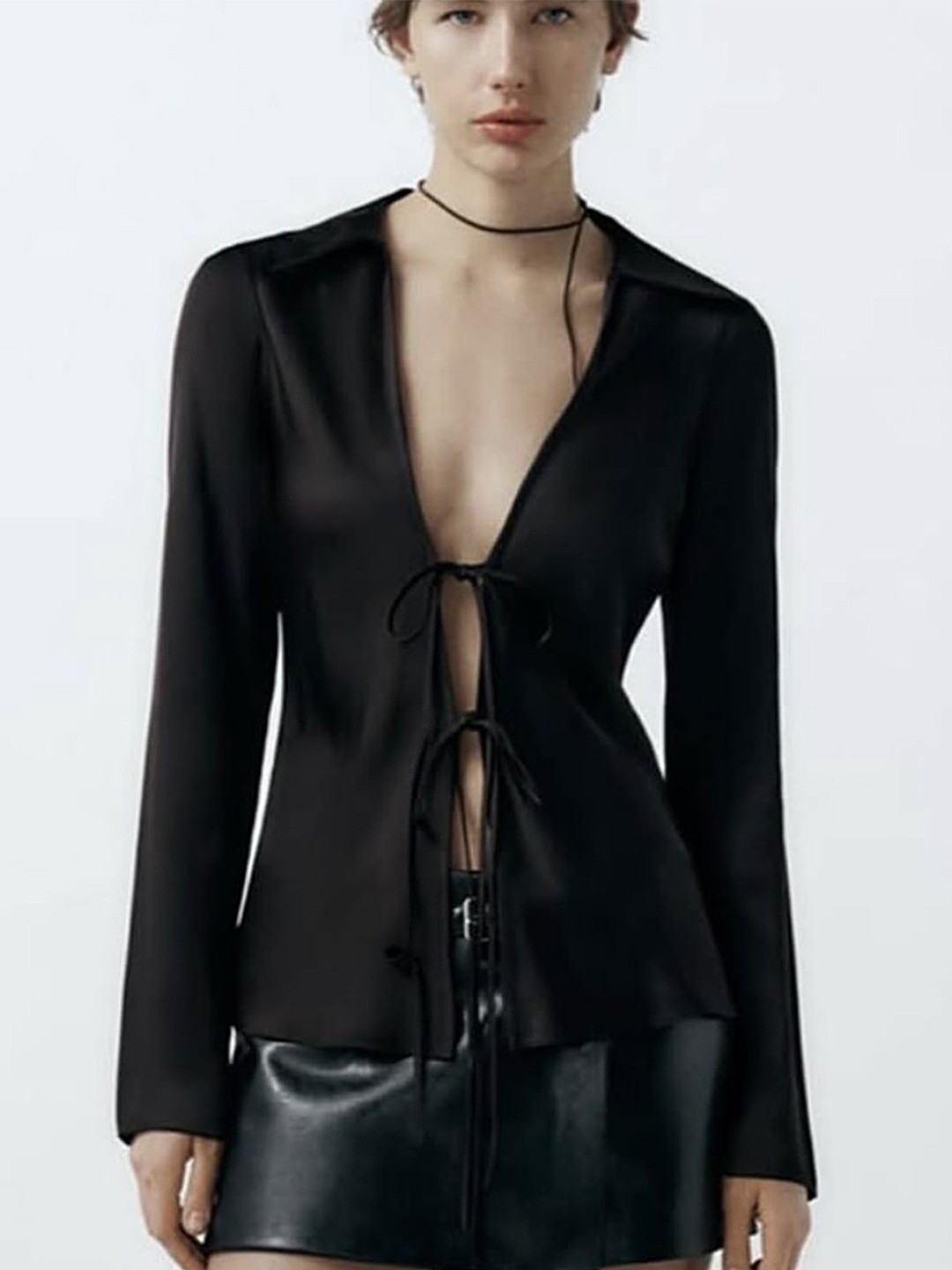 

LULU & SKY Top, Black