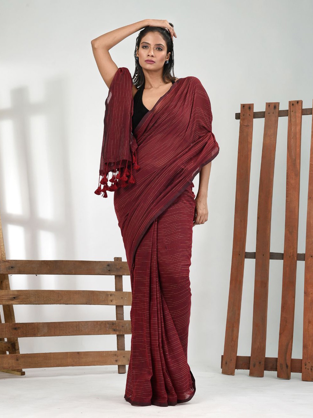 

Charukriti Striped Pure Cotton Saree, Maroon