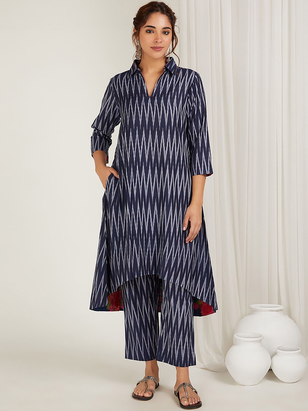 

CYAN Women Printed Panelled Pure Cotton Kurta with Trousers, Navy blue