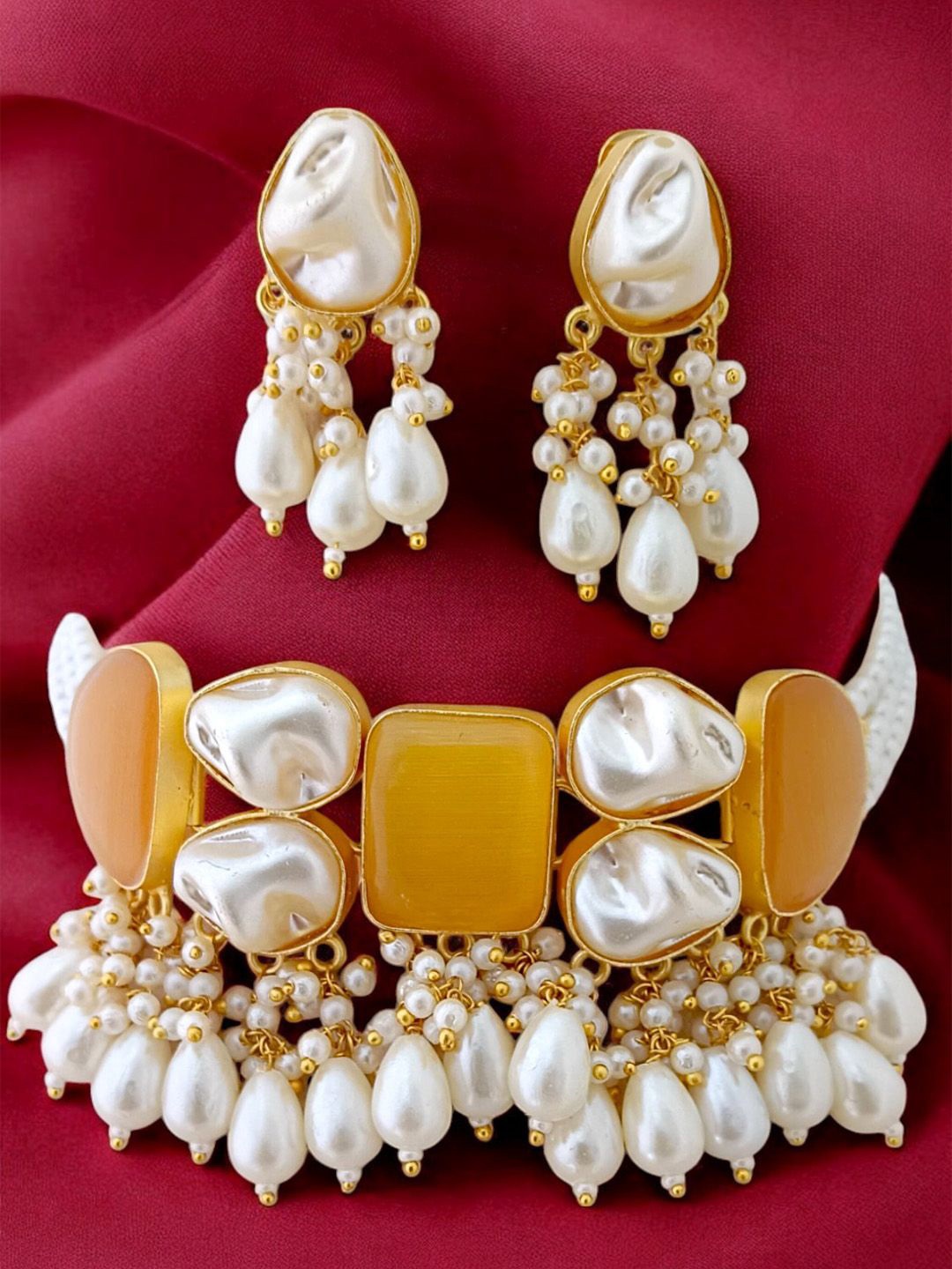 

TISHUL JEWELS Gold-Plated Stones-Studded & Beaded Jewellery Set