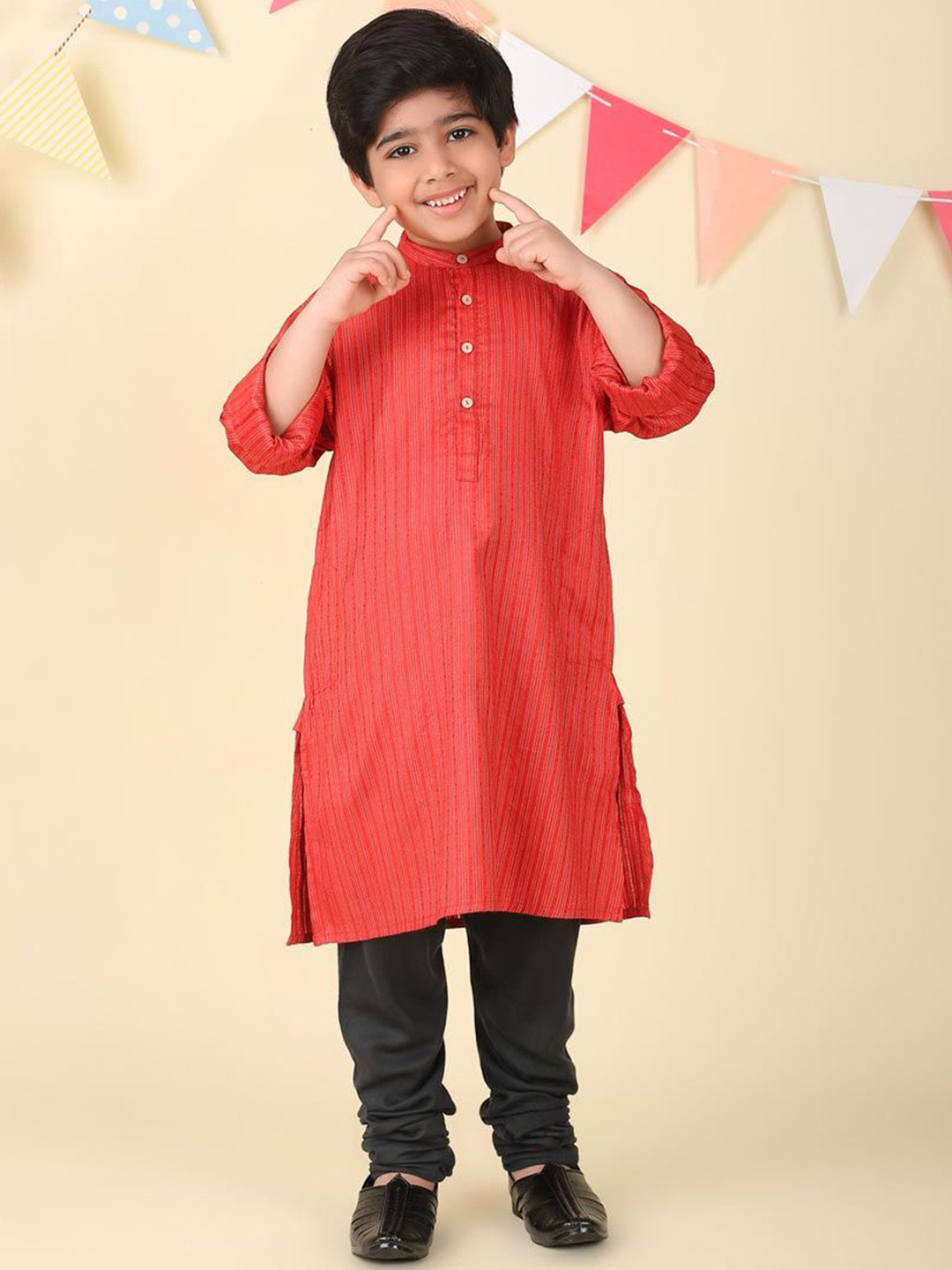

Fabindia Boys Striped Cold-Shoulder Sleeves Thread Work Kurta, Red