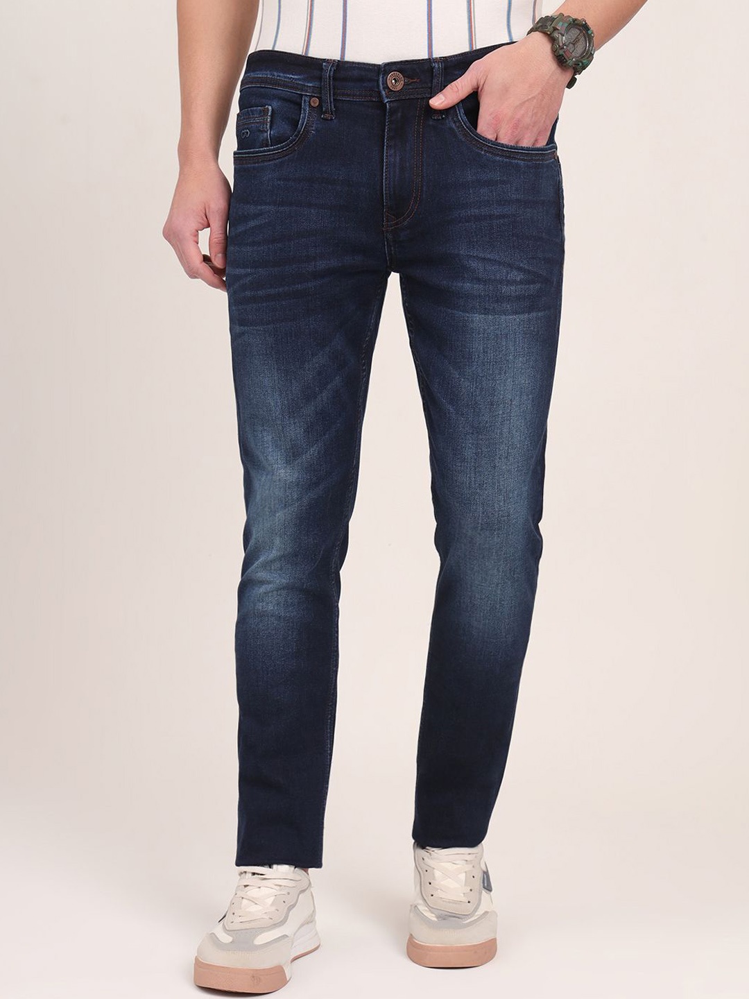 

JADE BLUE Men Slim Fit Light Fade Jeans