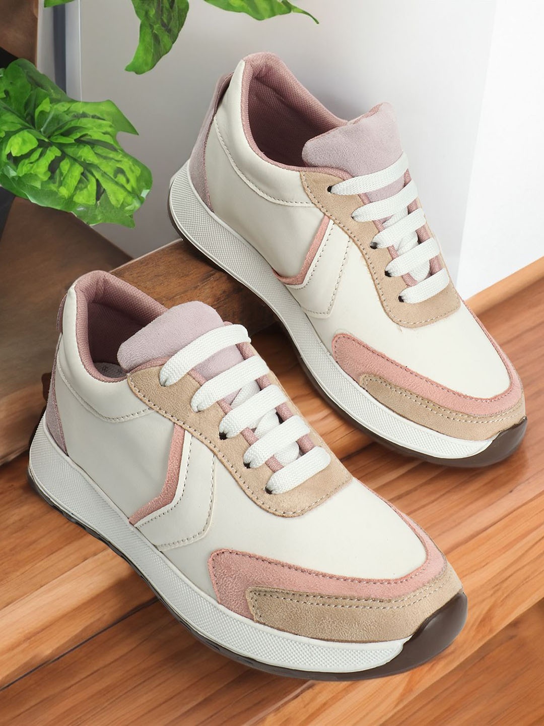 

PREKANZO Women Sneakers, Beige