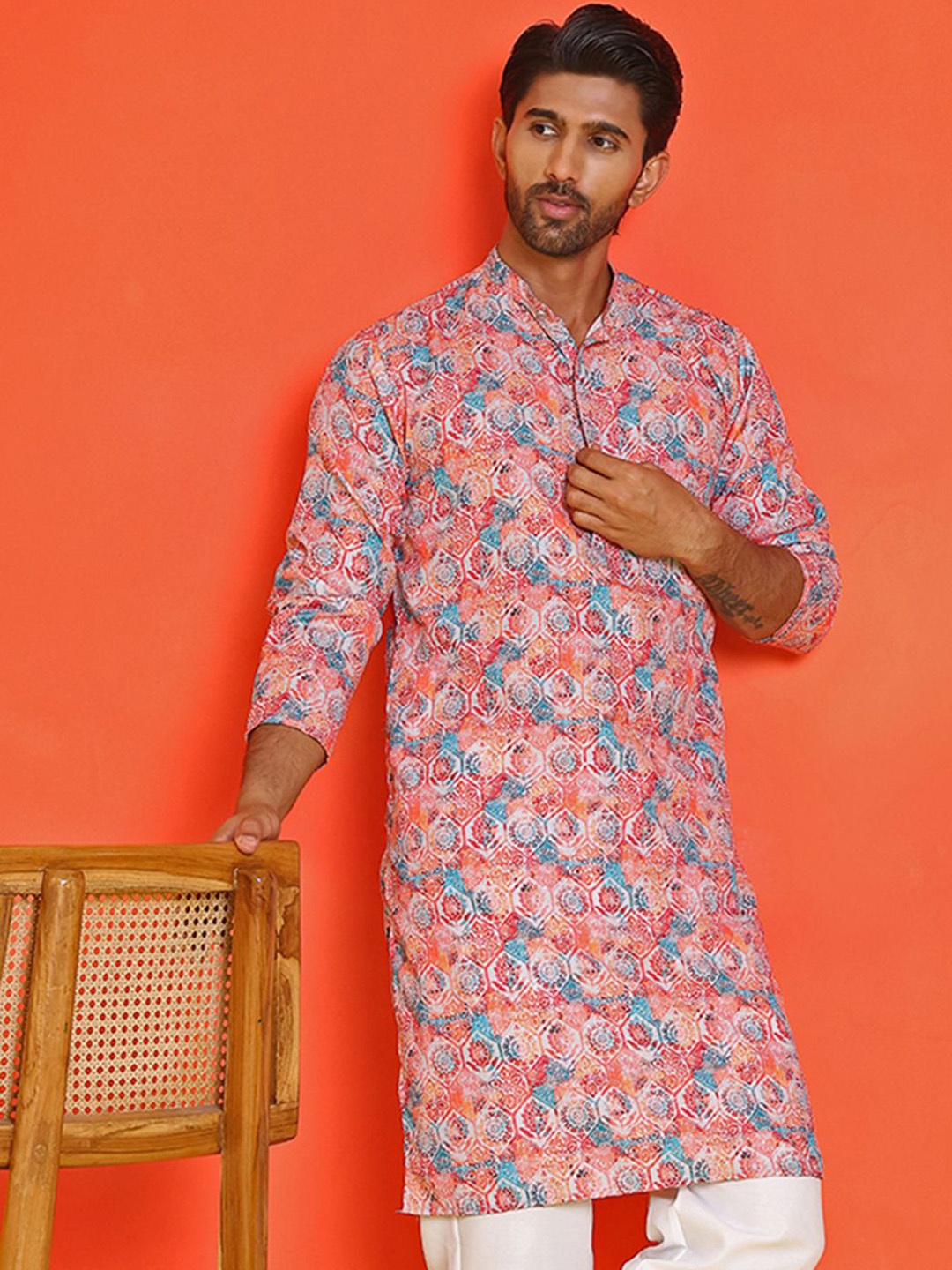 

Anouk Men Floral Printed Sequinned Floral Kurta, Red