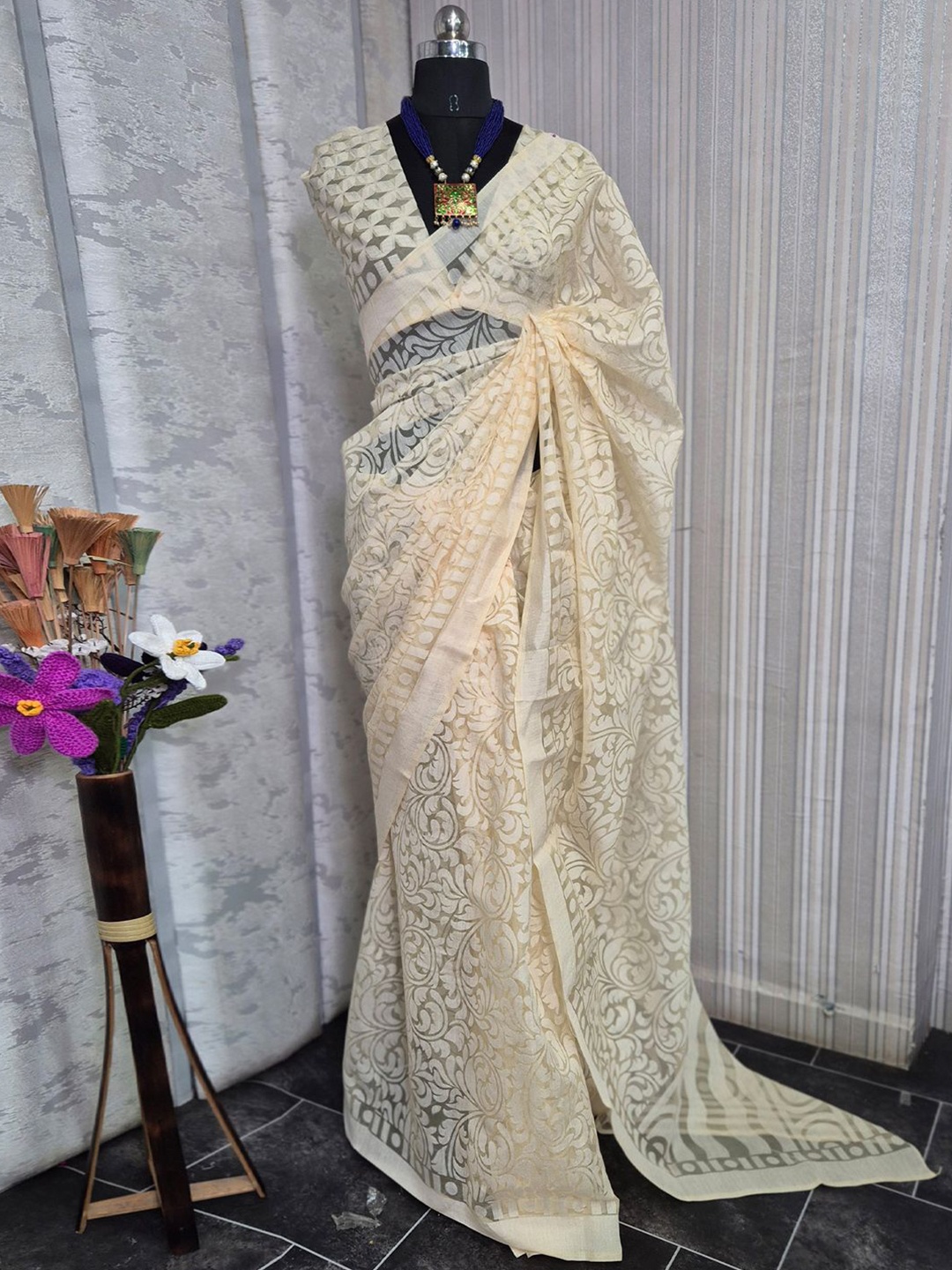 

Anouk Rustic Floral Brasso Chanderi Saree, Off white