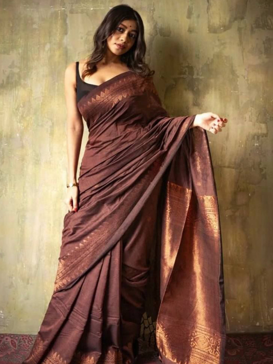 

Rujave Art Silk Kanjeevaram Saree, Brown