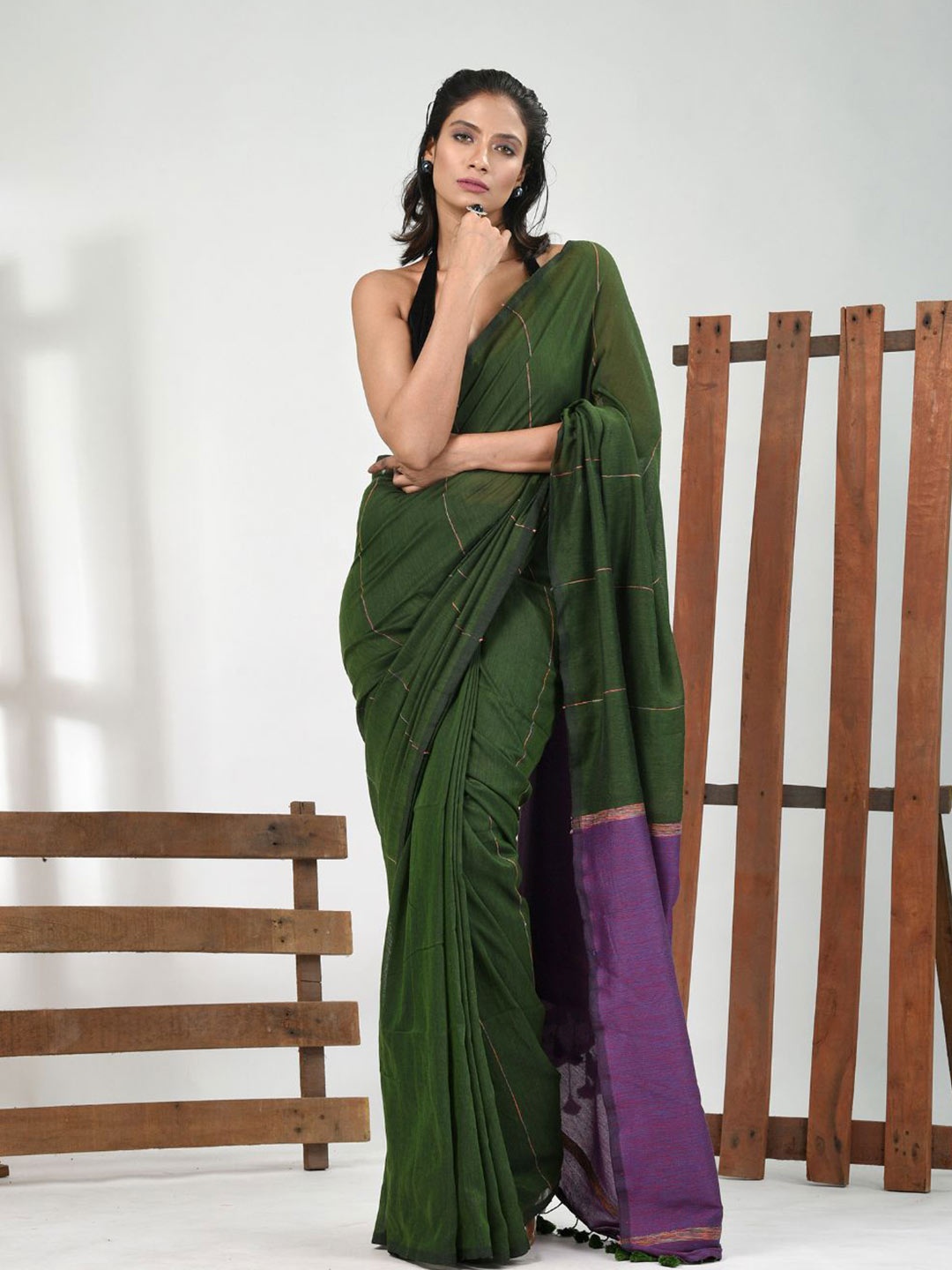 

Charukriti Striped Pure Cotton Handloom Saree, Green