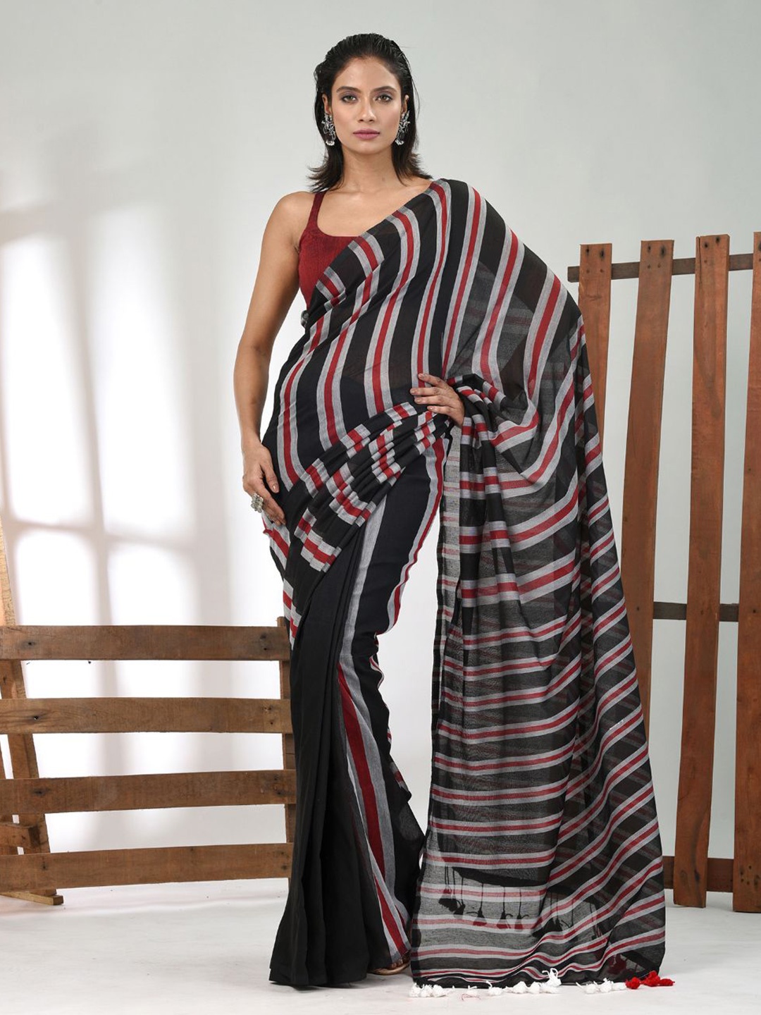 

Charukriti Striped Pure Cotton Saree, Black