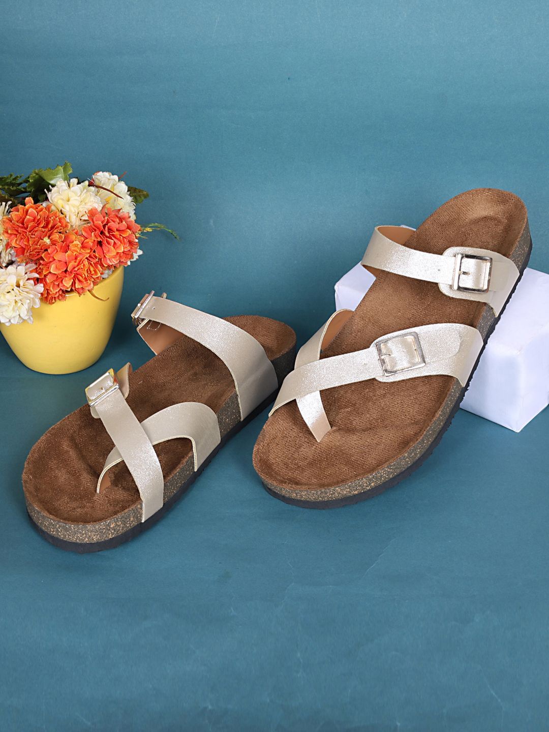 

MOZAFIA Women One Toe Flats with Buckles, Rose gold