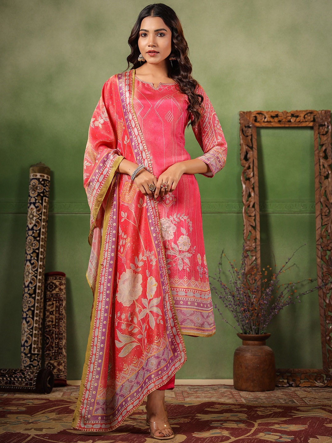 

HOUSE OF MORA Women Floral Embroidered Regular Sequinned Kurta with Trousers & With Dupatta, Pink