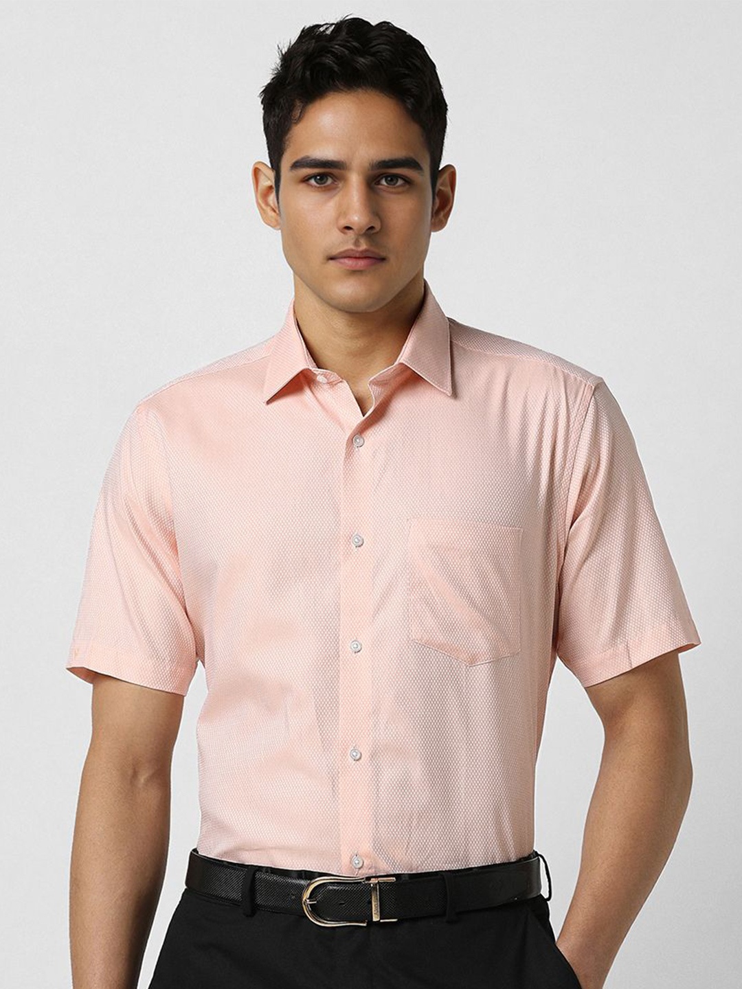 

Van Heusen Men Opaque Party Shirt, Peach