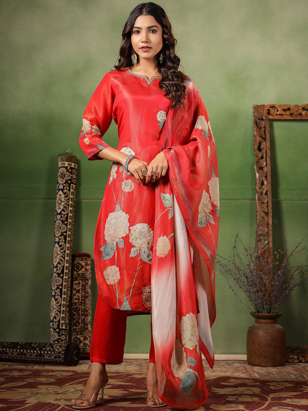 

HOUSE OF MORA Women Floral Embroidered Regular Sequinned Kurta with Trousers & With Dupatta, Red
