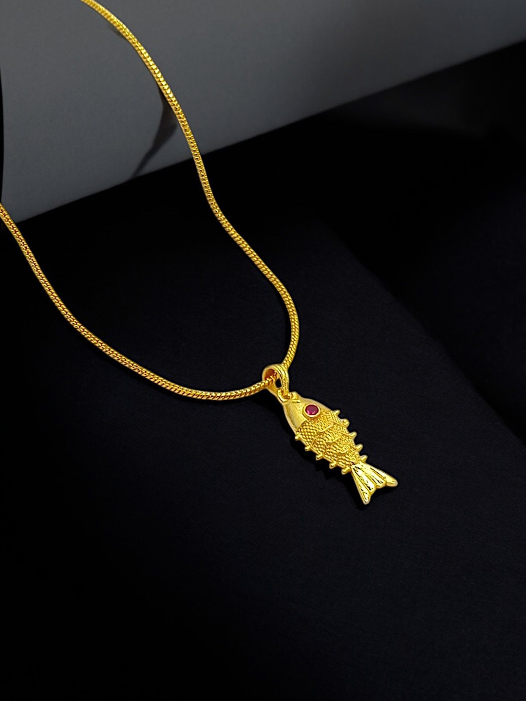 

FEMMIBELLA Gold-Plated Geometric Pendants with Chains