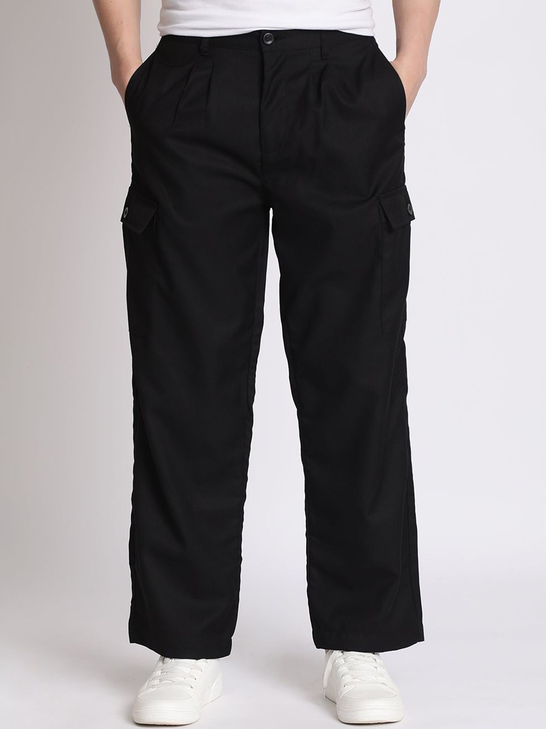 

The Roadster Lifestyle Co Men Relaxed Fit Pure Cotton Pleated Cargo Trousers, Black
