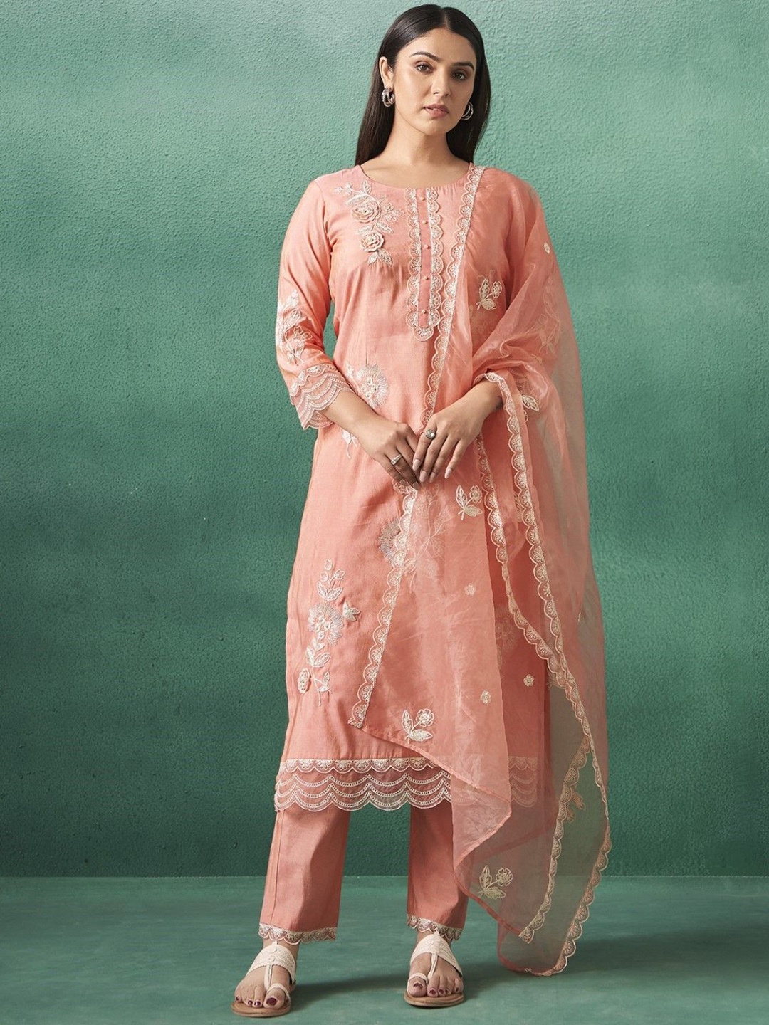 

AUTUMN LANE Women Floral Embroidered Regular Sequinned Kurta with Trousers & With Dupatta, Pink