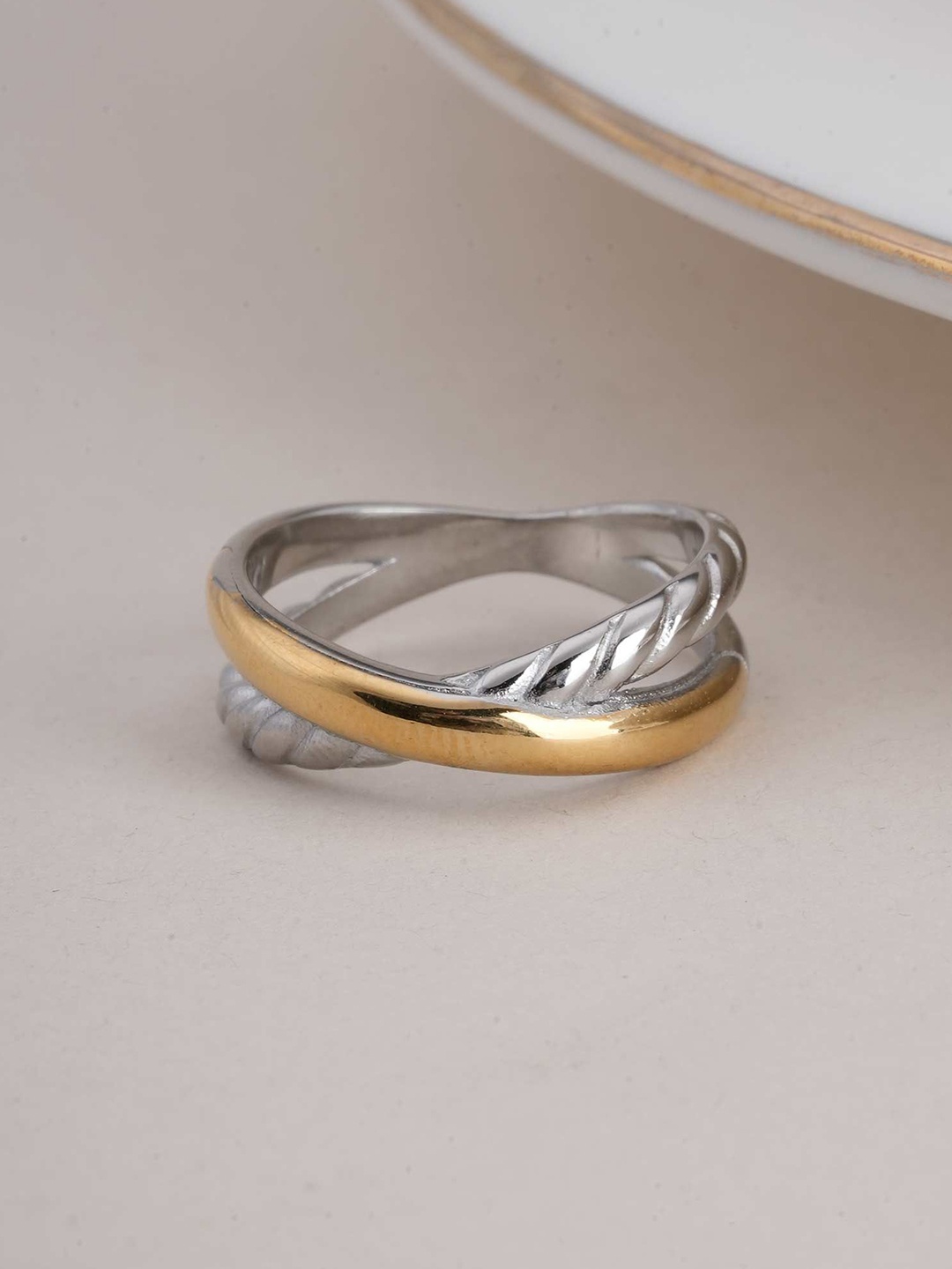 

PALMONAS Two-Tone Twist Design Ring Waterproof & Anti-Tarnish, Gold