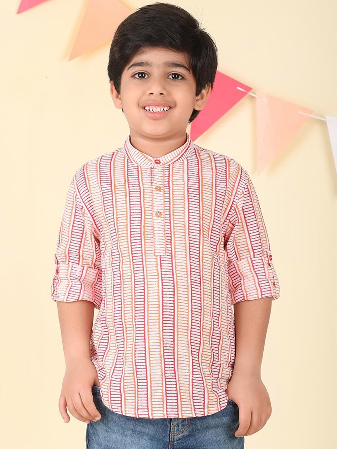 

Fabindia Boys Printed Gotta Patti Kurta, Red
