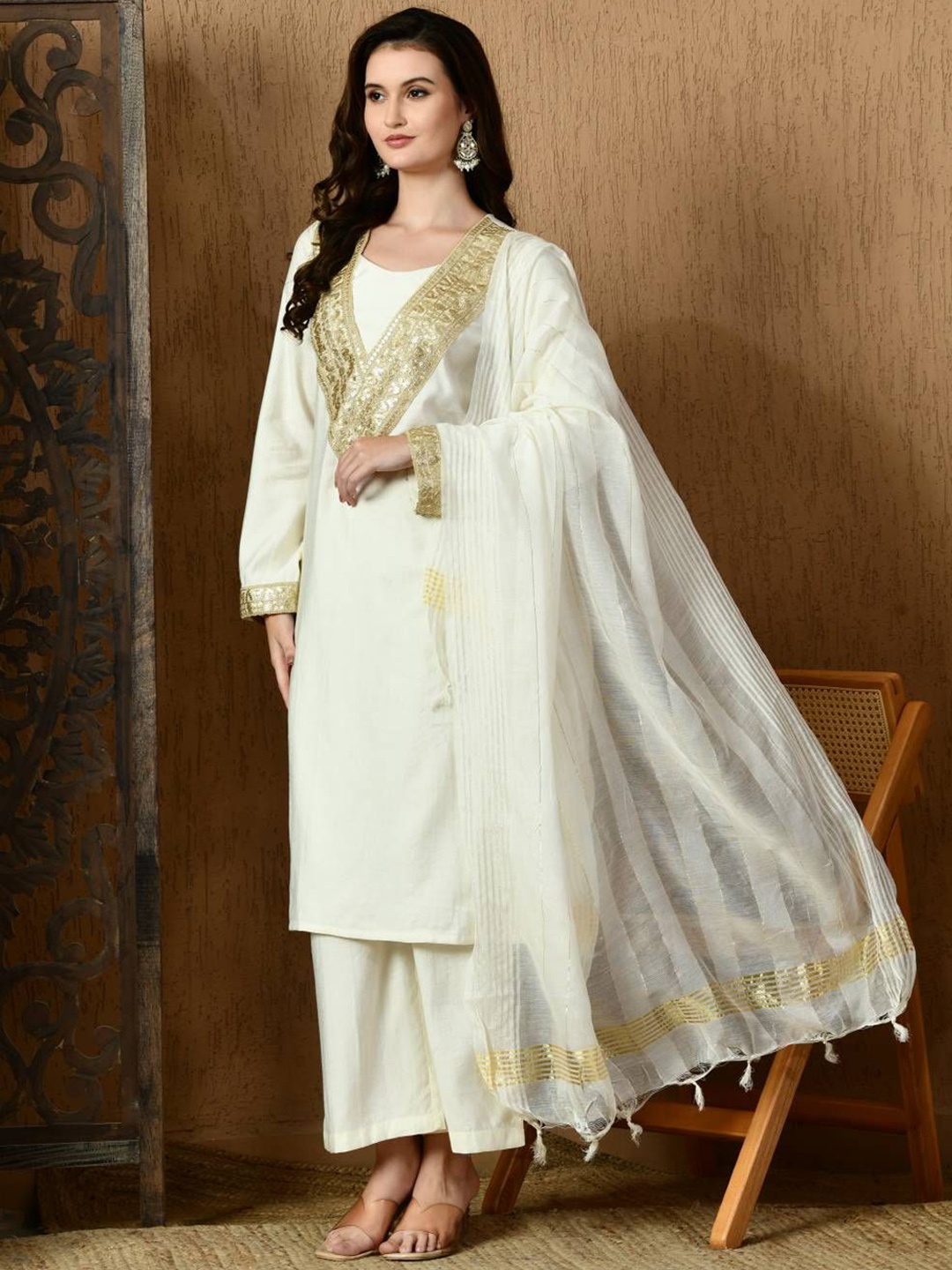 

Sangria Round Neck Long Sleeves Kurta With Trousers & Dupatta, White