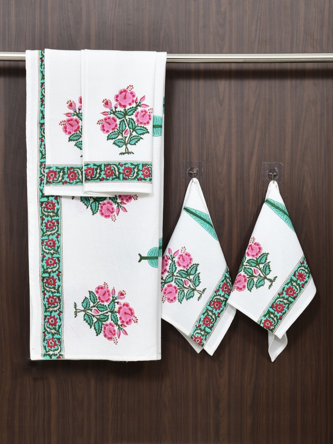 

BLOCKS OF INDIA Green & White 5 Piece Printed Cotton 210 GSM Towel Set