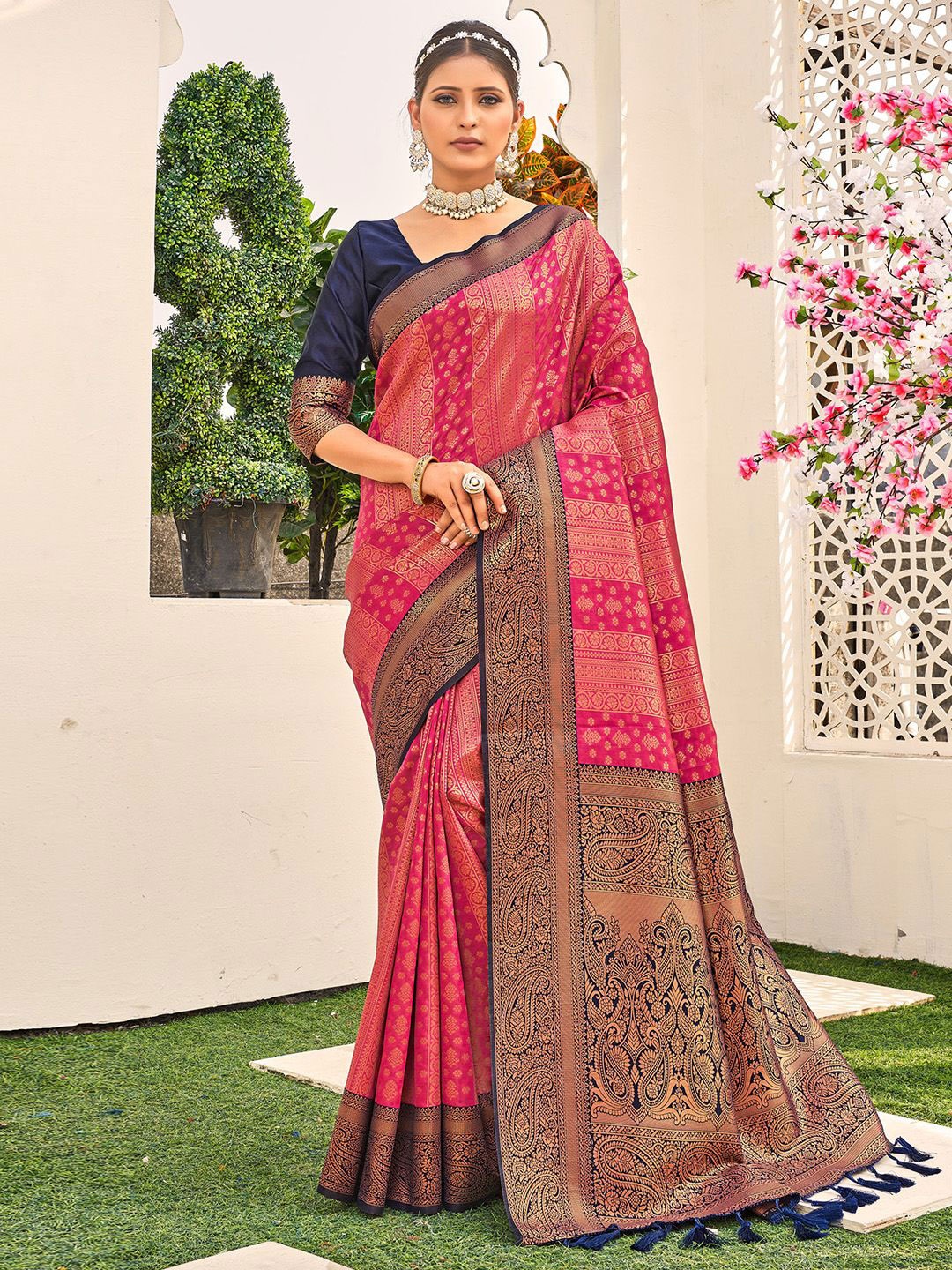 

Anouk Woven Design Zari Silk Blend Banarasi Saree, Pink