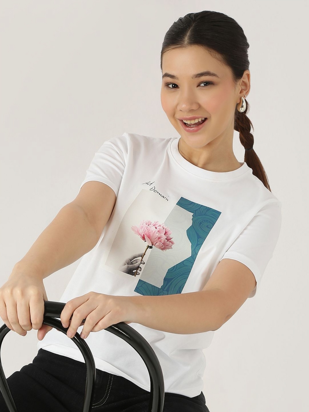 

Kraus Jeans Women Printed Slim Fit T-shirt, White