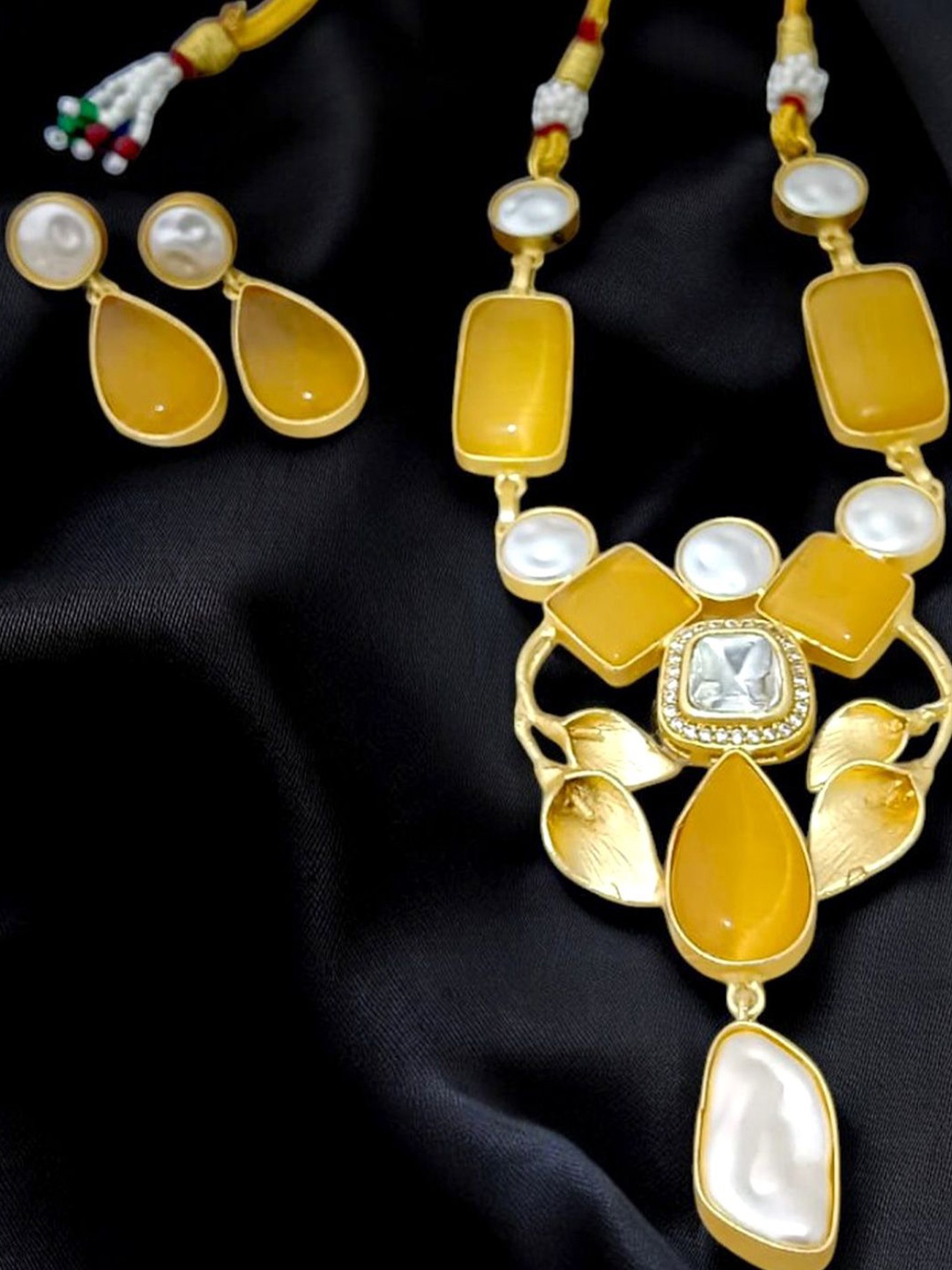 

TISHUL JEWELS Gold-Plated Meenakari Necklace Set, Yellow