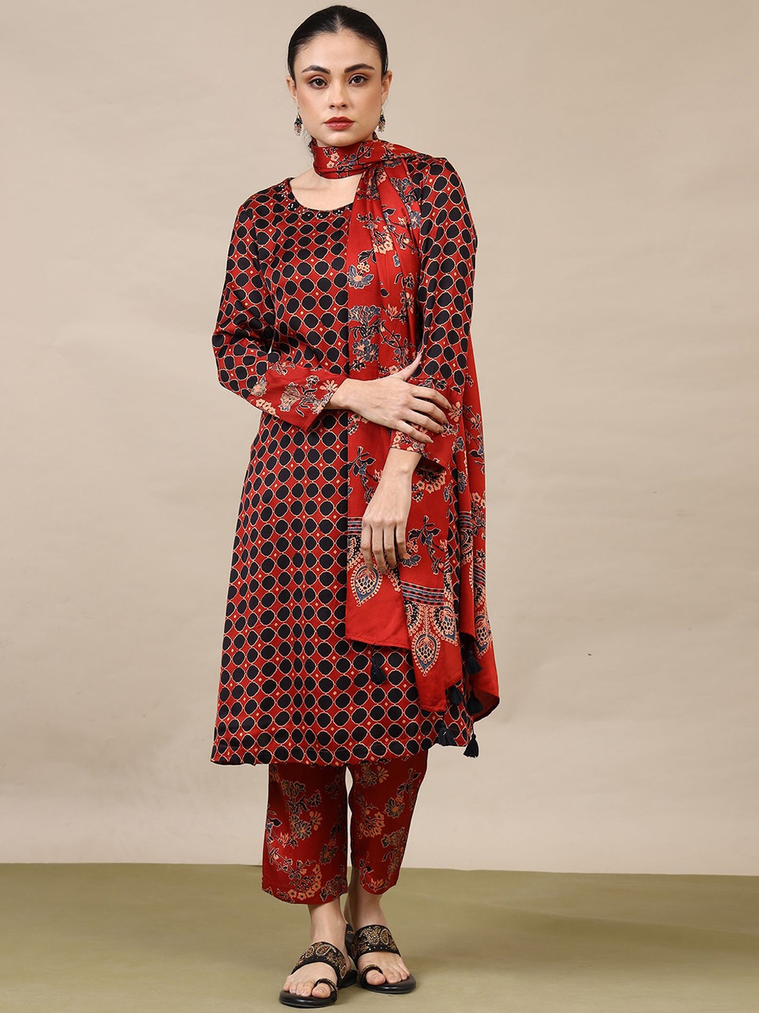 

Folk Song Women Printed Regular Kurta with Trousers & With Dupatta, Red