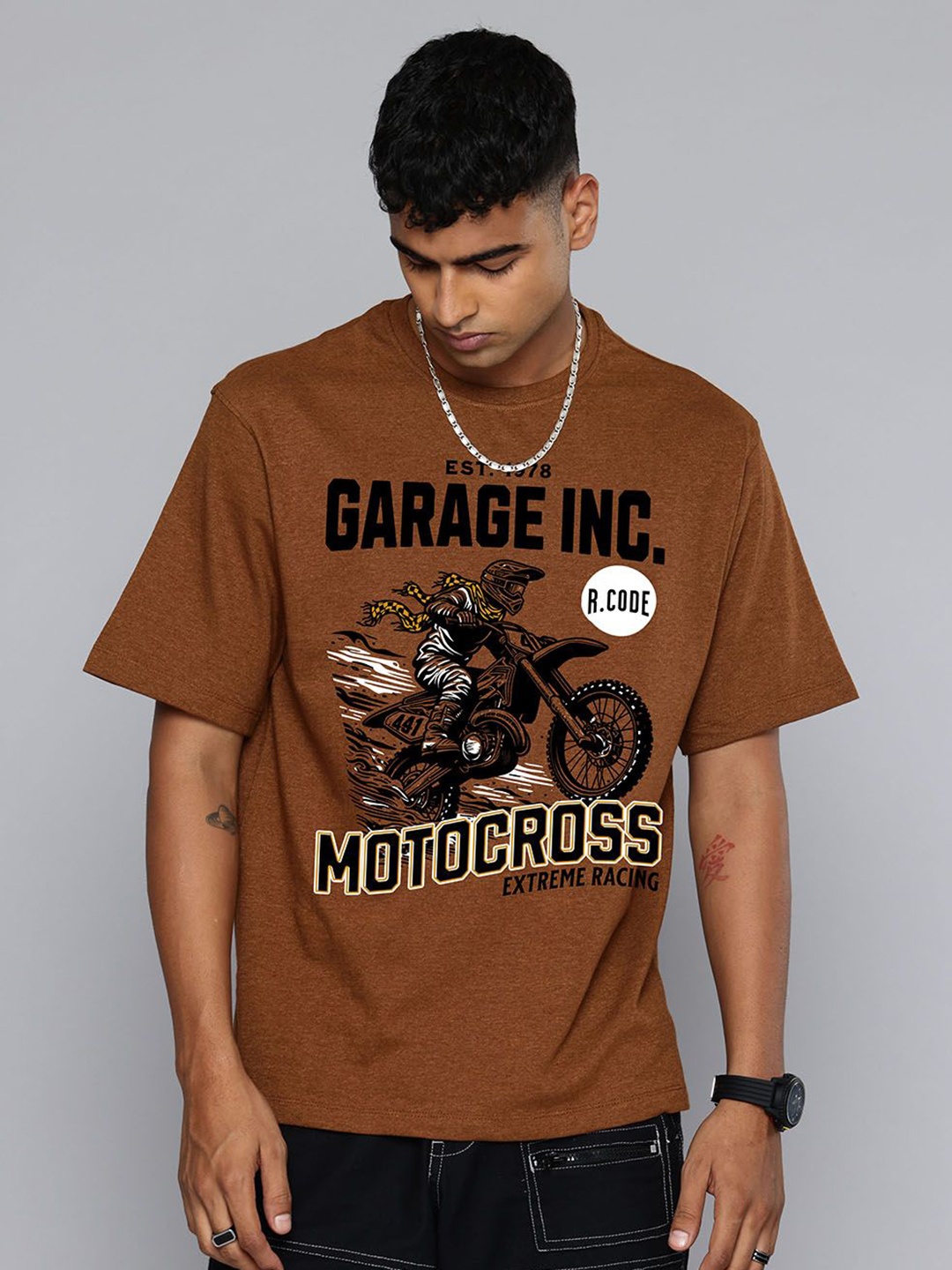 

R.Code by The Roadster Life Co. Men Printed Raw Edge T-shirt, Mustard