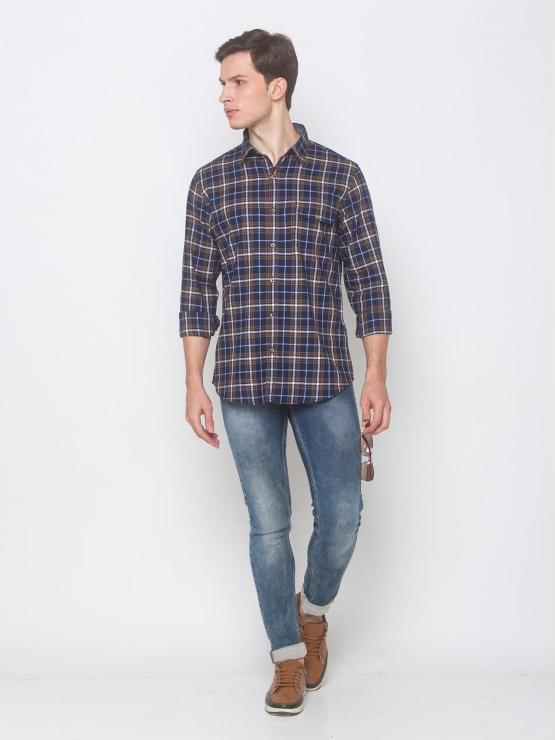 

SNX Men Tailored Fit Checked Casual Shirt, Navy blue