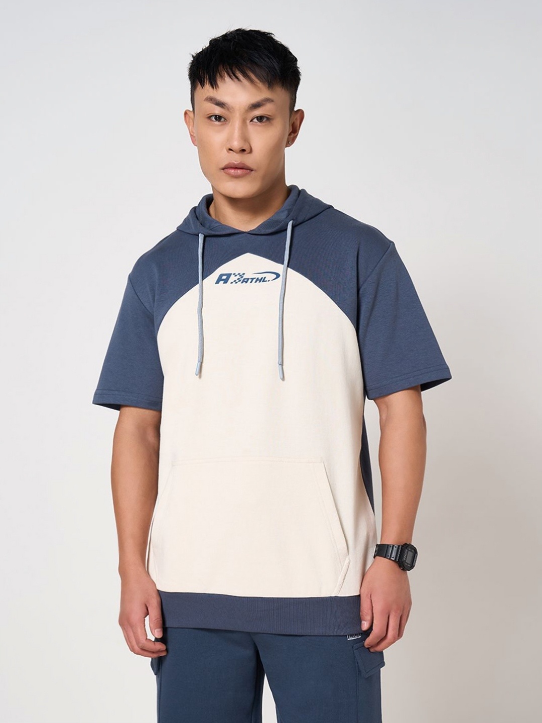 

Ajile by Pantaloons Men Colourblocked Hooded Pockets T-shirt, White