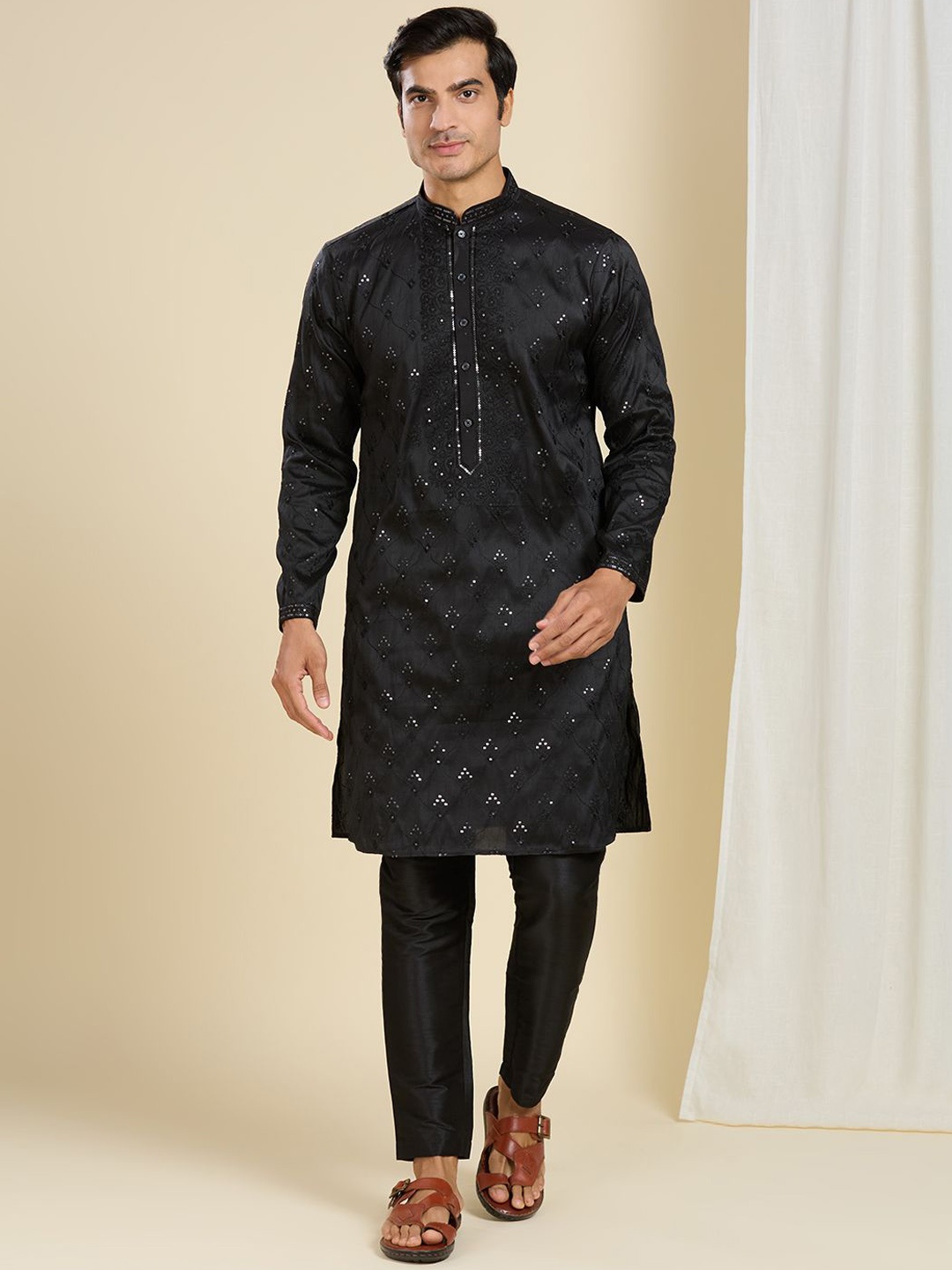 

Be Desi Men Embroidered Regular Sequinned Kurta with Pyjamas, Black