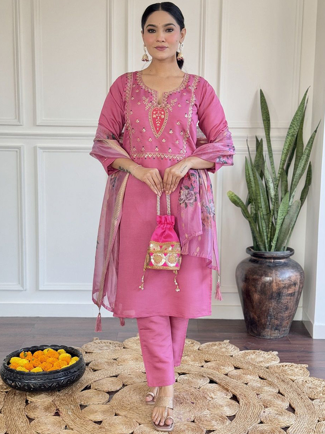 

KAUTIK FABRICS Women Floral Embroidered Regular Thread Work Chanderi Silk Kurta with Trousers & With Dupatta, Pink