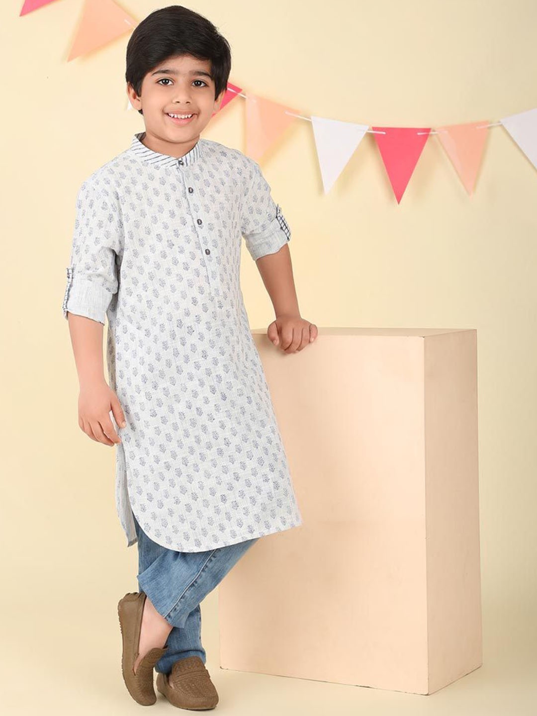 

Fabindia Boys Ethnic Motifs Printed Extended Sleeves Kurta, Blue