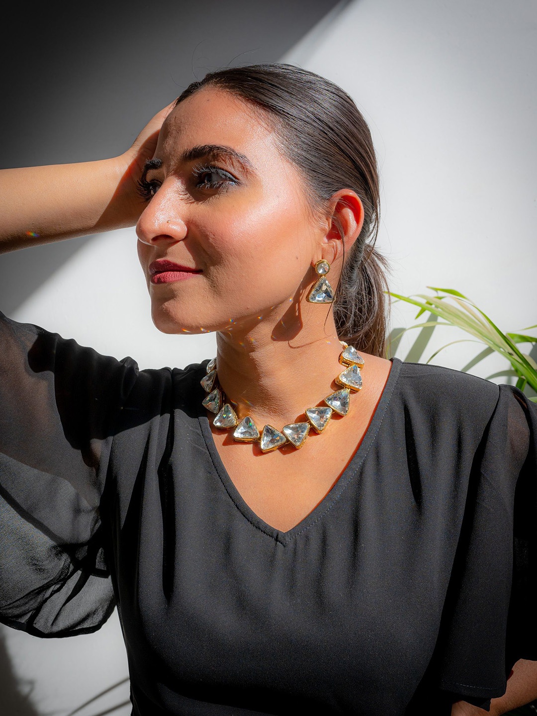 

VIPY HANGER Stone-Studded Jewellery Set, Gold