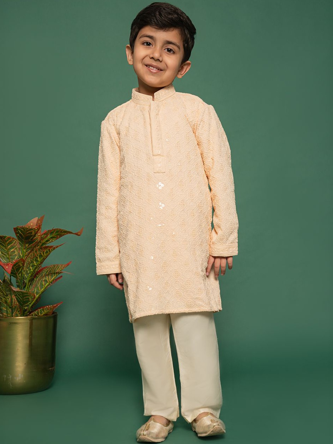 

VASTRAMAY Boys Ethnic Motifs Embroidered Regular Sequinned Kurta with Pyjamas, Peach