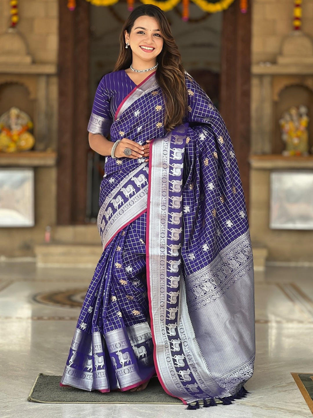 

Mitera Checked Zari Silk Blend Saree, Violet