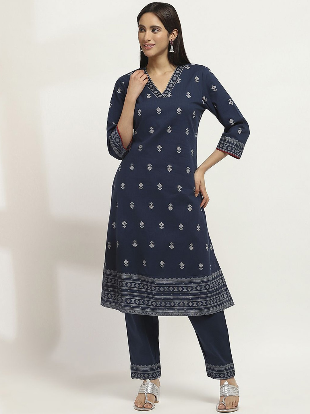 

Rangriti Women Floral Printed Regular Pure Cotton Kurta with Trousers, Blue