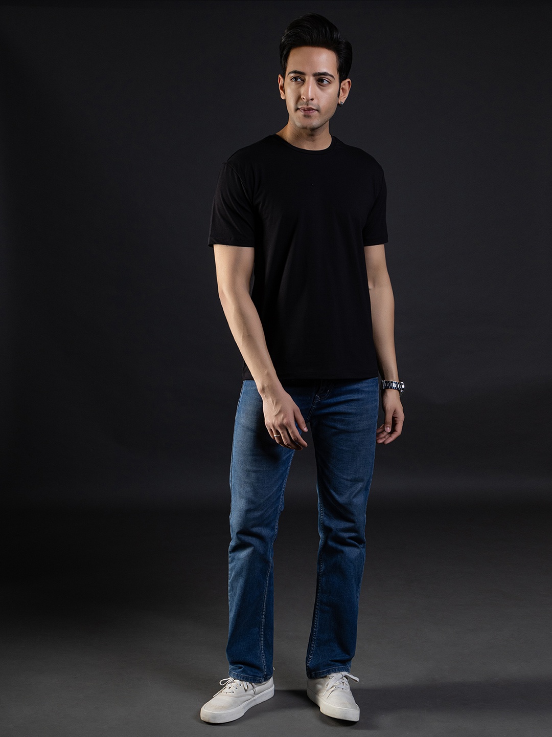 

Ghumakkad Half Sleeve Round Neck Sports T shirt, Black