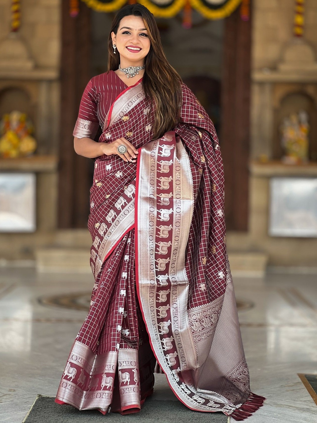 

Mitera Checked Zari Silk Blend Designer Saree, Maroon